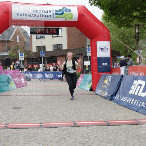 10.05.2026 - 8. Wedeler Halbmarathon Yannick Fuchs http://msf.ph/oto/9733021 10.05.2026 12:27:23 Ziel 2045 meine-sportfotos.de