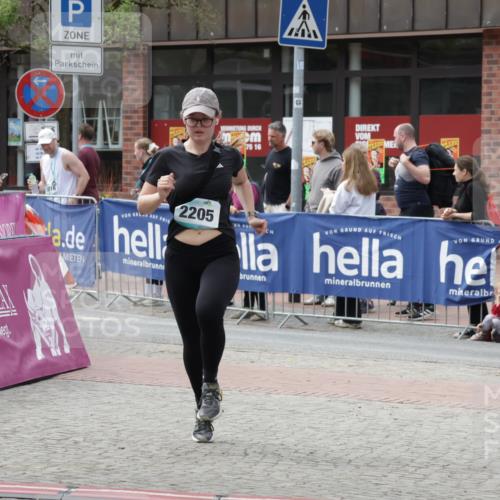10.05.2026 - 8. Wedeler Halbmarathon Yannick Fuchs http://msf.ph/oto/9733022 10.05.2026 11:48:06 Ziel 2205 meine-sportfotos.de