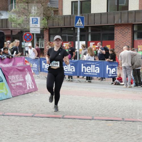 10.05.2026 - 8. Wedeler Halbmarathon Yannick Fuchs http://msf.ph/oto/9733025 10.05.2026 11:48:06 Ziel 2205 meine-sportfotos.de