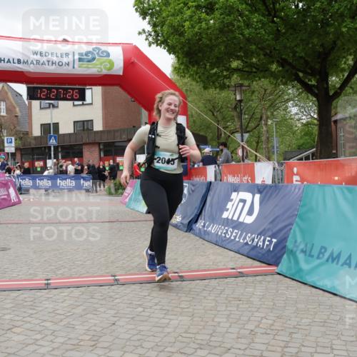 10.05.2026 - 8. Wedeler Halbmarathon Yannick Fuchs http://msf.ph/oto/9733028 10.05.2026 12:27:24 Ziel 2045 meine-sportfotos.de