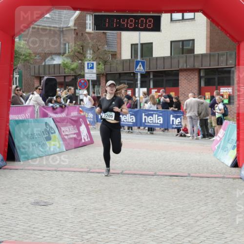 10.05.2026 - 8. Wedeler Halbmarathon Yannick Fuchs http://msf.ph/oto/9733029 10.05.2026 11:48:06 Ziel 2205 meine-sportfotos.de