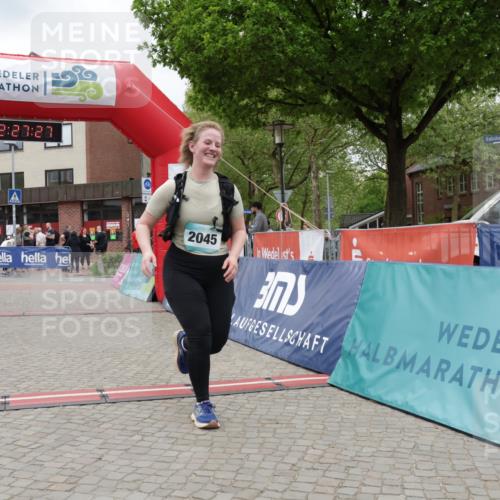 10.05.2026 - 8. Wedeler Halbmarathon Yannick Fuchs http://msf.ph/oto/9733030 10.05.2026 12:27:25 Ziel 2045 meine-sportfotos.de