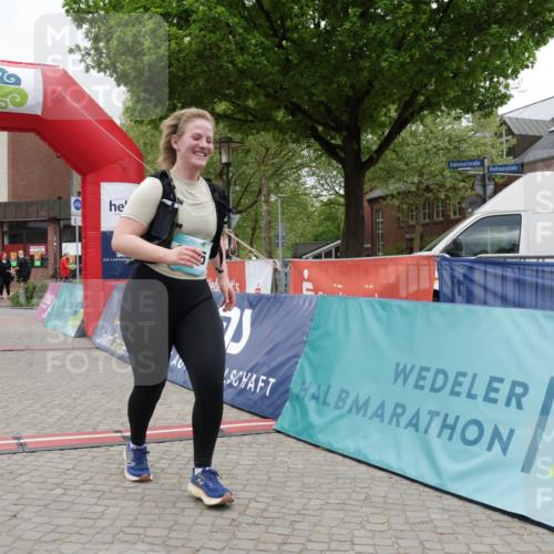 10.05.2026 - 8. Wedeler Halbmarathon Yannick Fuchs http://msf.ph/oto/9733032 10.05.2026 12:27:25 Ziel 2045 meine-sportfotos.de