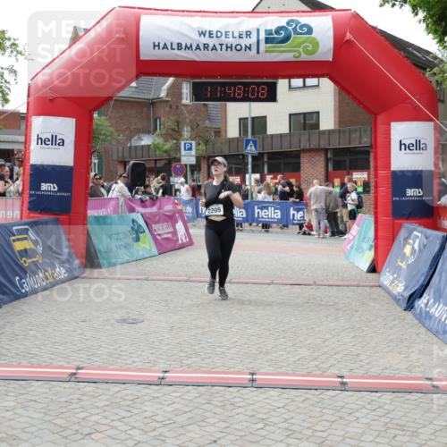 10.05.2026 - 8. Wedeler Halbmarathon Yannick Fuchs http://msf.ph/oto/9733035 10.05.2026 11:48:07 Ziel 2205 meine-sportfotos.de