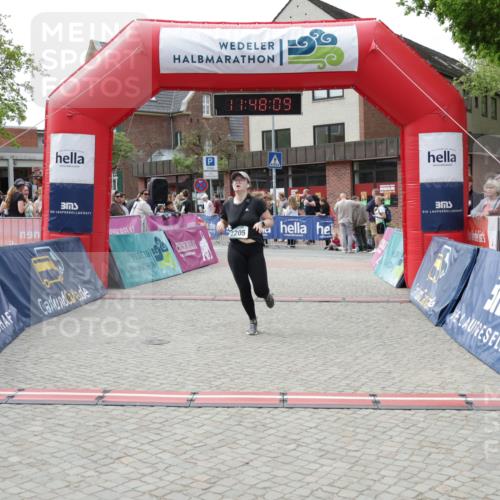 10.05.2026 - 8. Wedeler Halbmarathon Yannick Fuchs http://msf.ph/oto/9733040 10.05.2026 11:48:07 Ziel 2205 meine-sportfotos.de