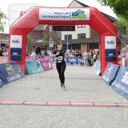 10.05.2026 - 8. Wedeler Halbmarathon Yannick Fuchs http://msf.ph/oto/9733042 10.05.2026 11:48:07 Ziel 2205 meine-sportfotos.de
