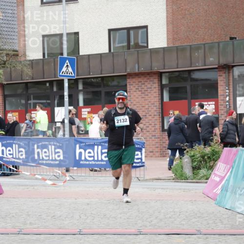 10.05.2026 - 8. Wedeler Halbmarathon Yannick Fuchs http://msf.ph/oto/9733046 10.05.2026 12:27:54 Ziel 2132 meine-sportfotos.de