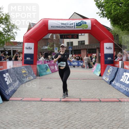 10.05.2026 - 8. Wedeler Halbmarathon Yannick Fuchs http://msf.ph/oto/9733047 10.05.2026 11:48:08 Ziel 2205 meine-sportfotos.de
