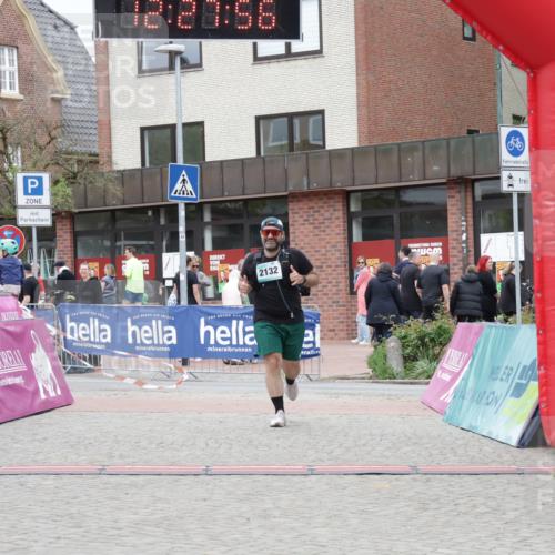 10.05.2026 - 8. Wedeler Halbmarathon Yannick Fuchs http://msf.ph/oto/9733051 10.05.2026 12:27:54 Ziel 2132 meine-sportfotos.de