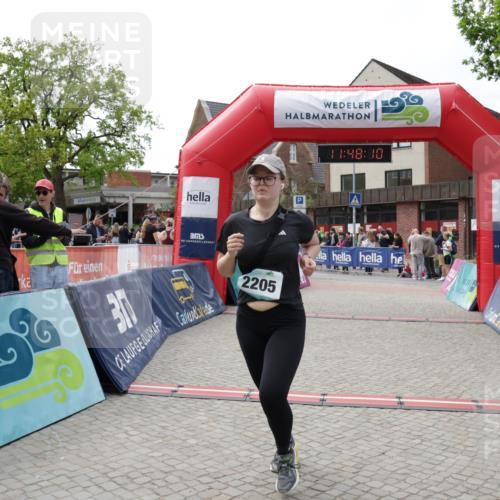 10.05.2026 - 8. Wedeler Halbmarathon Yannick Fuchs http://msf.ph/oto/9733052 10.05.2026 11:48:09 Ziel 2205 meine-sportfotos.de