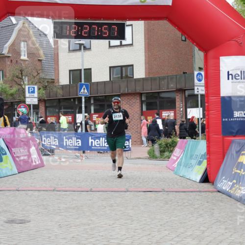 10.05.2026 - 8. Wedeler Halbmarathon Yannick Fuchs http://msf.ph/oto/9733054 10.05.2026 12:27:55 Ziel 2132 meine-sportfotos.de