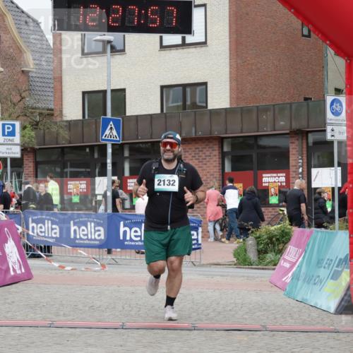 10.05.2026 - 8. Wedeler Halbmarathon Yannick Fuchs http://msf.ph/oto/9733060 10.05.2026 12:27:55 Ziel 2132 meine-sportfotos.de