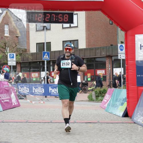 10.05.2026 - 8. Wedeler Halbmarathon Yannick Fuchs http://msf.ph/oto/9733068 10.05.2026 12:27:56 Ziel 2132 meine-sportfotos.de