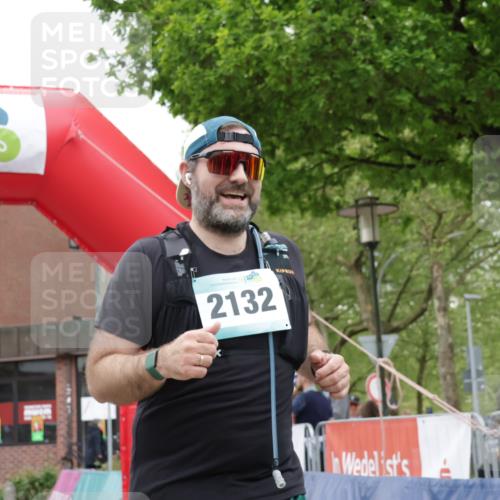 10.05.2026 - 8. Wedeler Halbmarathon Yannick Fuchs http://msf.ph/oto/9733078 10.05.2026 12:27:58 Ziel 2132 meine-sportfotos.de