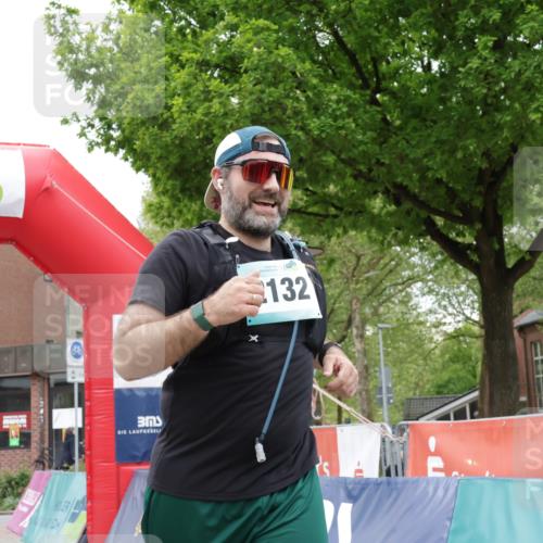 10.05.2026 - 8. Wedeler Halbmarathon Yannick Fuchs http://msf.ph/oto/9733080 10.05.2026 12:27:58 Ziel 2132 meine-sportfotos.de