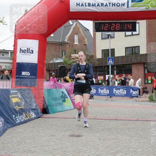 10.05.2026 - 8. Wedeler Halbmarathon Yannick Fuchs http://msf.ph/oto/9733093 10.05.2026 12:28:12 Ziel 101 meine-sportfotos.de