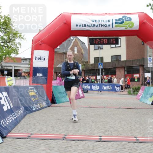 10.05.2026 - 8. Wedeler Halbmarathon Yannick Fuchs http://msf.ph/oto/9733100 10.05.2026 12:28:13 Ziel 101 meine-sportfotos.de