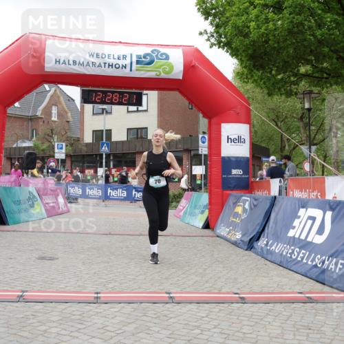 10.05.2026 - 8. Wedeler Halbmarathon Yannick Fuchs http://msf.ph/oto/9733123 10.05.2026 12:28:19 Ziel 70 meine-sportfotos.de
