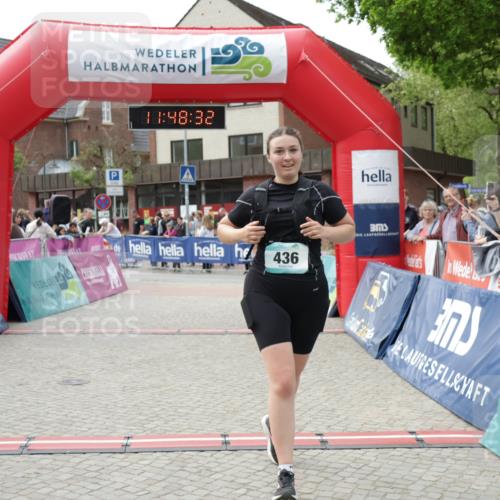 10.05.2026 - 8. Wedeler Halbmarathon Yannick Fuchs http://msf.ph/oto/9733124 10.05.2026 11:48:30 Ziel 436, 757, 758 meine-sportfotos.de