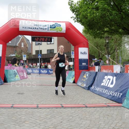 10.05.2026 - 8. Wedeler Halbmarathon Yannick Fuchs http://msf.ph/oto/9733125 10.05.2026 12:28:19 Ziel 70 meine-sportfotos.de