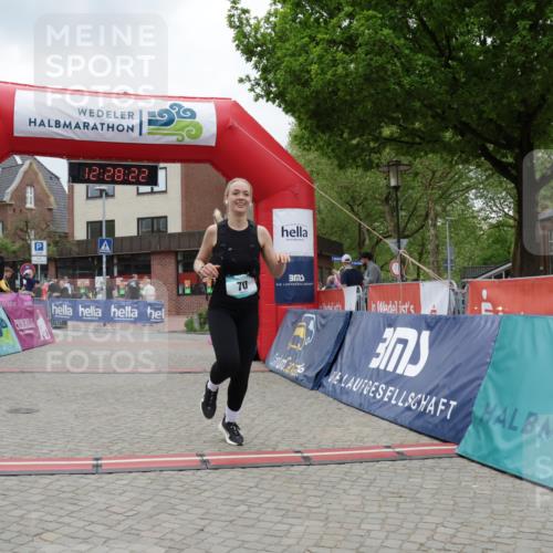 10.05.2026 - 8. Wedeler Halbmarathon Yannick Fuchs http://msf.ph/oto/9733128 10.05.2026 12:28:20 Ziel 70 meine-sportfotos.de