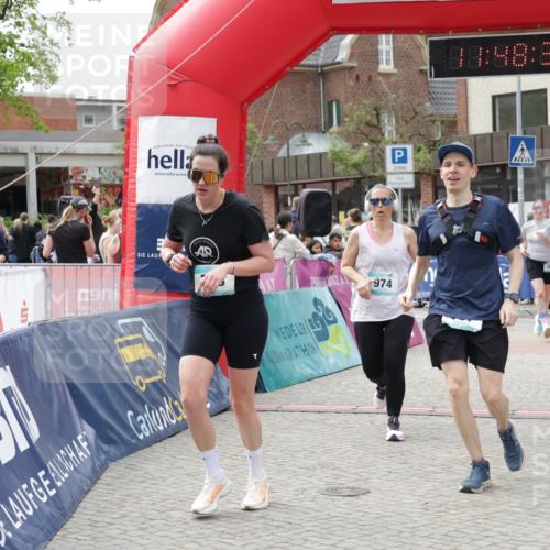 10.05.2026 - 8. Wedeler Halbmarathon Yannick Fuchs http://msf.ph/oto/9733151 10.05.2026 11:48:36 Ziel 413, 757, 758, 916, 974 meine-sportfotos.de