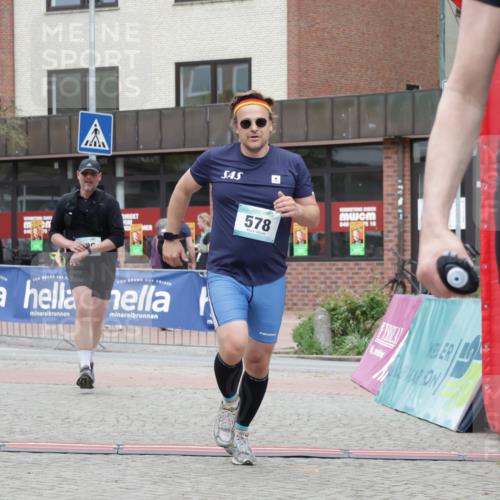 10.05.2026 - 8. Wedeler Halbmarathon Yannick Fuchs http://msf.ph/oto/9733164 10.05.2026 12:28:32 Ziel 206, 210, 578 meine-sportfotos.de