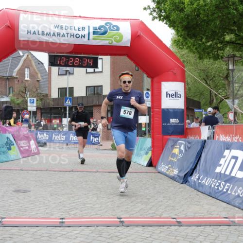 10.05.2026 - 8. Wedeler Halbmarathon Yannick Fuchs http://msf.ph/oto/9733174 10.05.2026 12:28:32 Ziel 206, 210, 578 meine-sportfotos.de