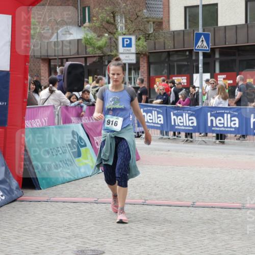 10.05.2026 - 8. Wedeler Halbmarathon Yannick Fuchs http://msf.ph/oto/9733175 10.05.2026 11:48:41 Ziel 413, 916, 974 meine-sportfotos.de