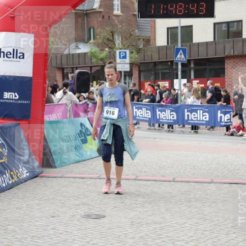 10.05.2026 - 8. Wedeler Halbmarathon Yannick Fuchs http://msf.ph/oto/9733177 10.05.2026 11:48:41 Ziel 413, 916, 974 meine-sportfotos.de