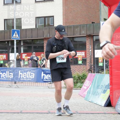 10.05.2026 - 8. Wedeler Halbmarathon Yannick Fuchs http://msf.ph/oto/9733178 10.05.2026 12:28:33 Ziel 206, 210, 578 meine-sportfotos.de