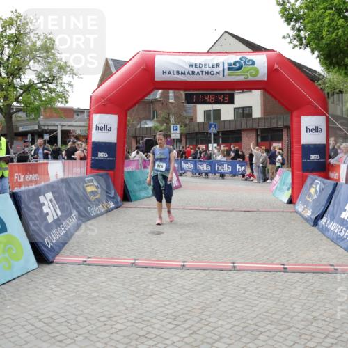 10.05.2026 - 8. Wedeler Halbmarathon Yannick Fuchs http://msf.ph/oto/9733183 10.05.2026 11:48:42 Ziel 413, 653, 916 meine-sportfotos.de