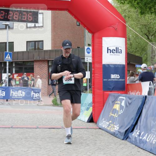 10.05.2026 - 8. Wedeler Halbmarathon Yannick Fuchs http://msf.ph/oto/9733186 10.05.2026 12:28:34 Ziel 206, 210, 578 meine-sportfotos.de