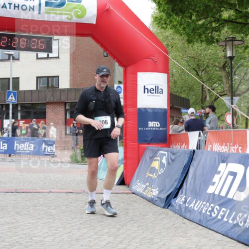 10.05.2026 - 8. Wedeler Halbmarathon Yannick Fuchs http://msf.ph/oto/9733187 10.05.2026 12:28:34 Ziel 206, 210, 578 meine-sportfotos.de