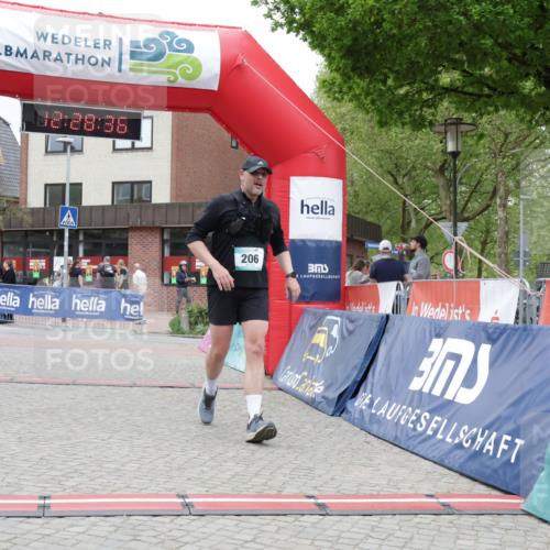 10.05.2026 - 8. Wedeler Halbmarathon Yannick Fuchs http://msf.ph/oto/9733189 10.05.2026 12:28:34 Ziel 206, 210, 578 meine-sportfotos.de