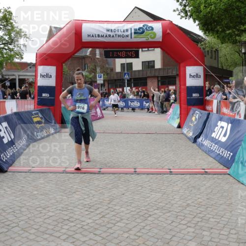 10.05.2026 - 8. Wedeler Halbmarathon Yannick Fuchs http://msf.ph/oto/9733192 10.05.2026 11:48:44 Ziel 413, 496, 653, 916 meine-sportfotos.de