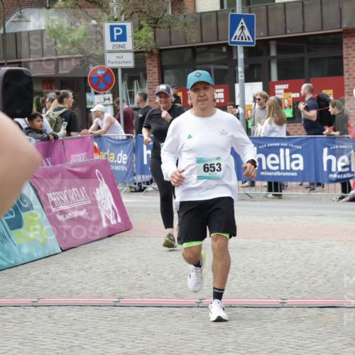 10.05.2026 - 8. Wedeler Halbmarathon Yannick Fuchs http://msf.ph/oto/9733195 10.05.2026 11:48:46 Ziel 496, 653, 916 meine-sportfotos.de