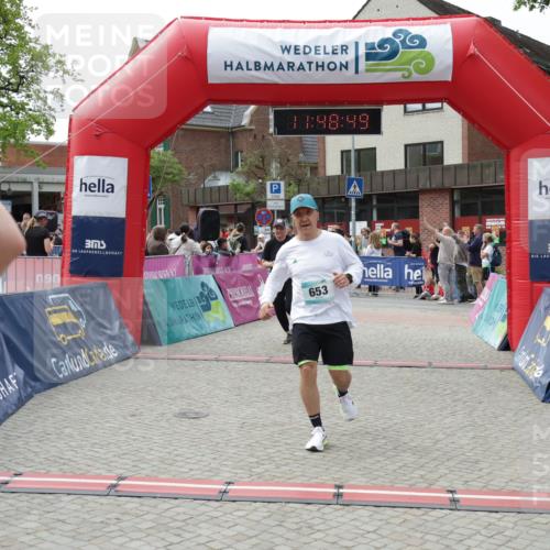 10.05.2026 - 8. Wedeler Halbmarathon Yannick Fuchs http://msf.ph/oto/9733207 10.05.2026 11:48:47 Ziel 496, 653, 743 meine-sportfotos.de