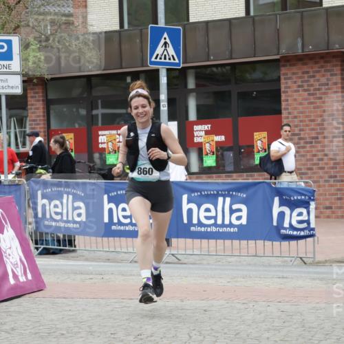 10.05.2026 - 8. Wedeler Halbmarathon Yannick Fuchs http://msf.ph/oto/9733208 10.05.2026 12:28:45 Ziel 860 meine-sportfotos.de