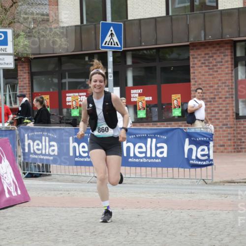 10.05.2026 - 8. Wedeler Halbmarathon Yannick Fuchs http://msf.ph/oto/9733211 10.05.2026 12:28:46 Ziel 860 meine-sportfotos.de