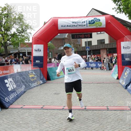 10.05.2026 - 8. Wedeler Halbmarathon Yannick Fuchs http://msf.ph/oto/9733214 10.05.2026 11:48:47 Ziel 496, 653, 743 meine-sportfotos.de