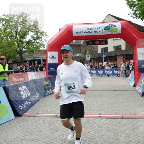 10.05.2026 - 8. Wedeler Halbmarathon Yannick Fuchs http://msf.ph/oto/9733221 10.05.2026 11:48:48 Ziel 496, 653, 743 meine-sportfotos.de