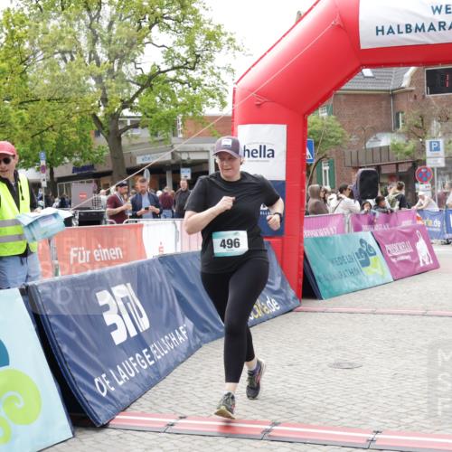 10.05.2026 - 8. Wedeler Halbmarathon Yannick Fuchs http://msf.ph/oto/9733225 10.05.2026 11:48:49 Ziel 496, 653, 743 meine-sportfotos.de