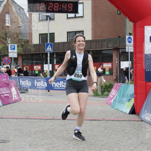 10.05.2026 - 8. Wedeler Halbmarathon Yannick Fuchs http://msf.ph/oto/9733226 10.05.2026 12:28:47 Ziel 860 meine-sportfotos.de