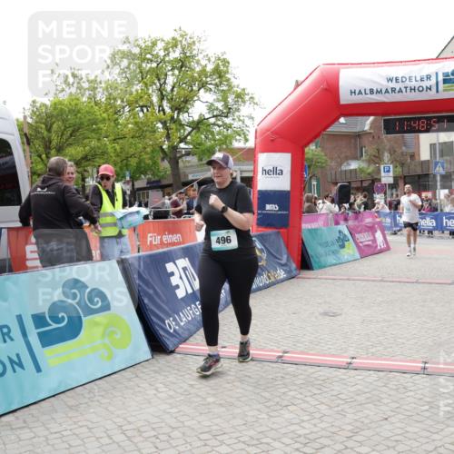 10.05.2026 - 8. Wedeler Halbmarathon Yannick Fuchs http://msf.ph/oto/9733228 10.05.2026 11:48:50 Ziel 496, 653, 743 meine-sportfotos.de