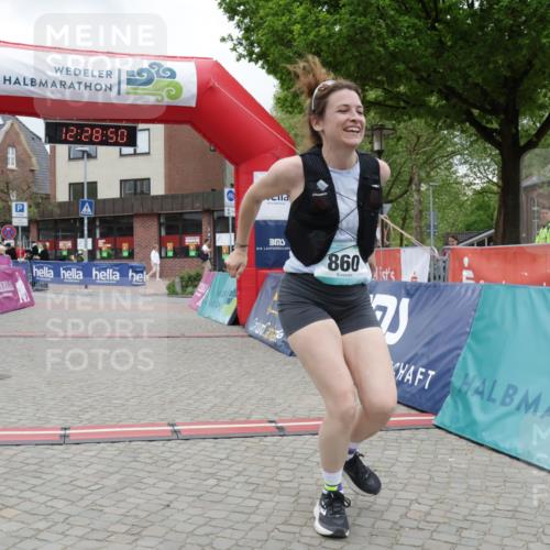 10.05.2026 - 8. Wedeler Halbmarathon Yannick Fuchs http://msf.ph/oto/9733239 10.05.2026 12:28:48 Ziel 860 meine-sportfotos.de