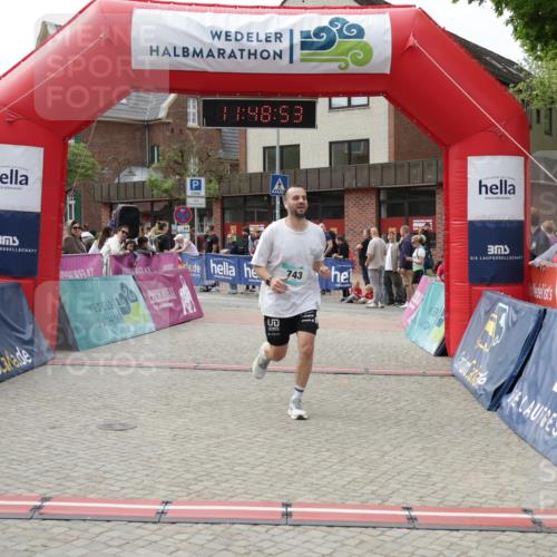 10.05.2026 - 8. Wedeler Halbmarathon Yannick Fuchs http://msf.ph/oto/9733246 10.05.2026 11:48:52 Ziel 496, 653, 743 meine-sportfotos.de