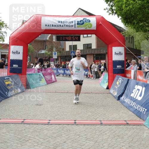 10.05.2026 - 8. Wedeler Halbmarathon Yannick Fuchs http://msf.ph/oto/9733248 10.05.2026 11:48:52 Ziel 496, 653, 743 meine-sportfotos.de