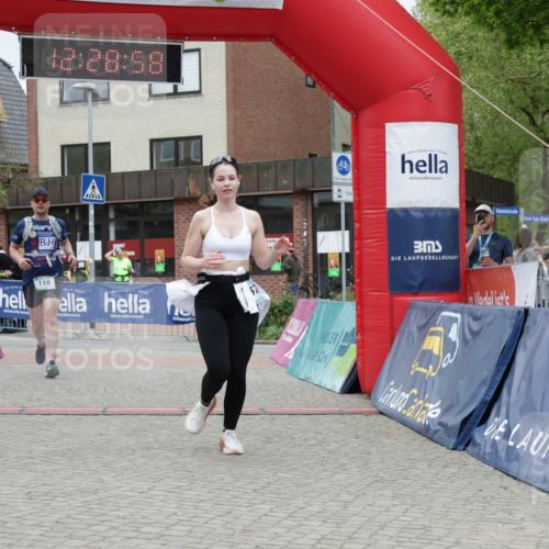 10.05.2026 - 8. Wedeler Halbmarathon Yannick Fuchs http://msf.ph/oto/9733258 10.05.2026 12:28:56 Ziel 110, 576 meine-sportfotos.de