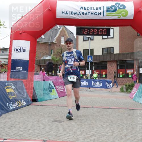 10.05.2026 - 8. Wedeler Halbmarathon Yannick Fuchs http://msf.ph/oto/9733265 10.05.2026 12:28:58 Ziel 110, 576 meine-sportfotos.de
